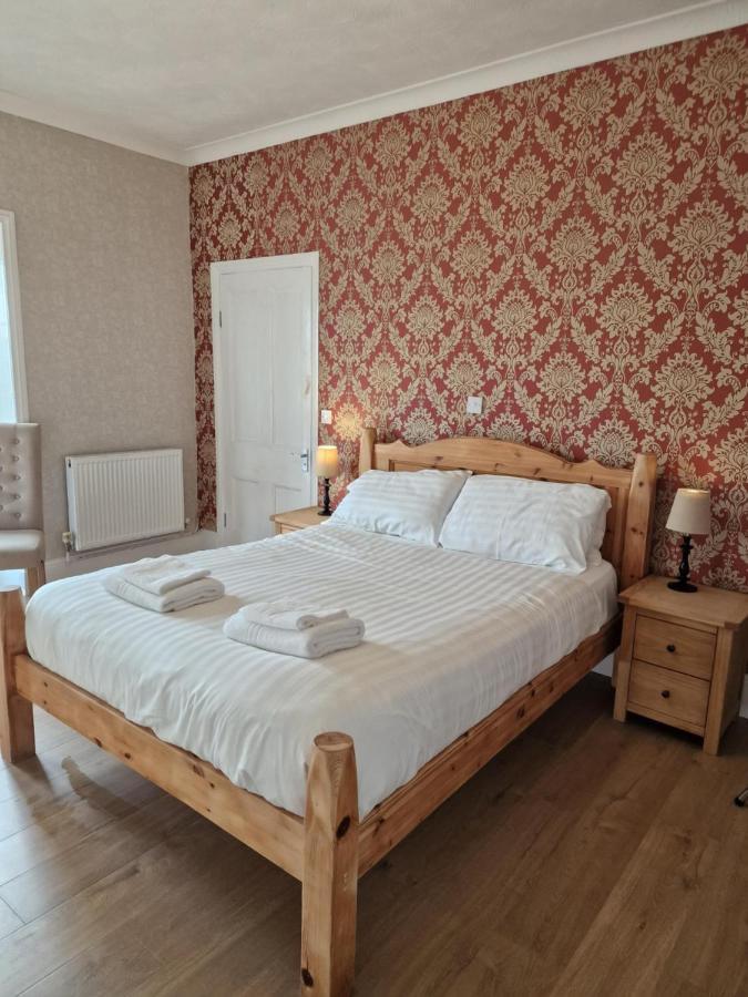 Broadway House Bed and Breakfast Laugharne Exteriör bild