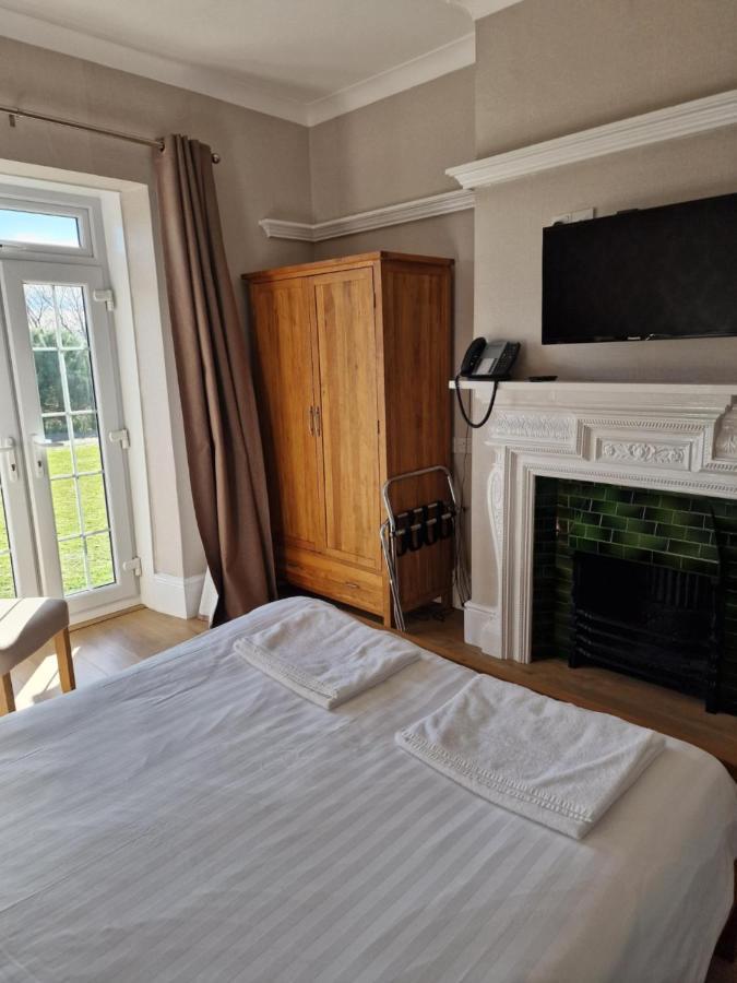 Broadway House Bed and Breakfast Laugharne Exteriör bild