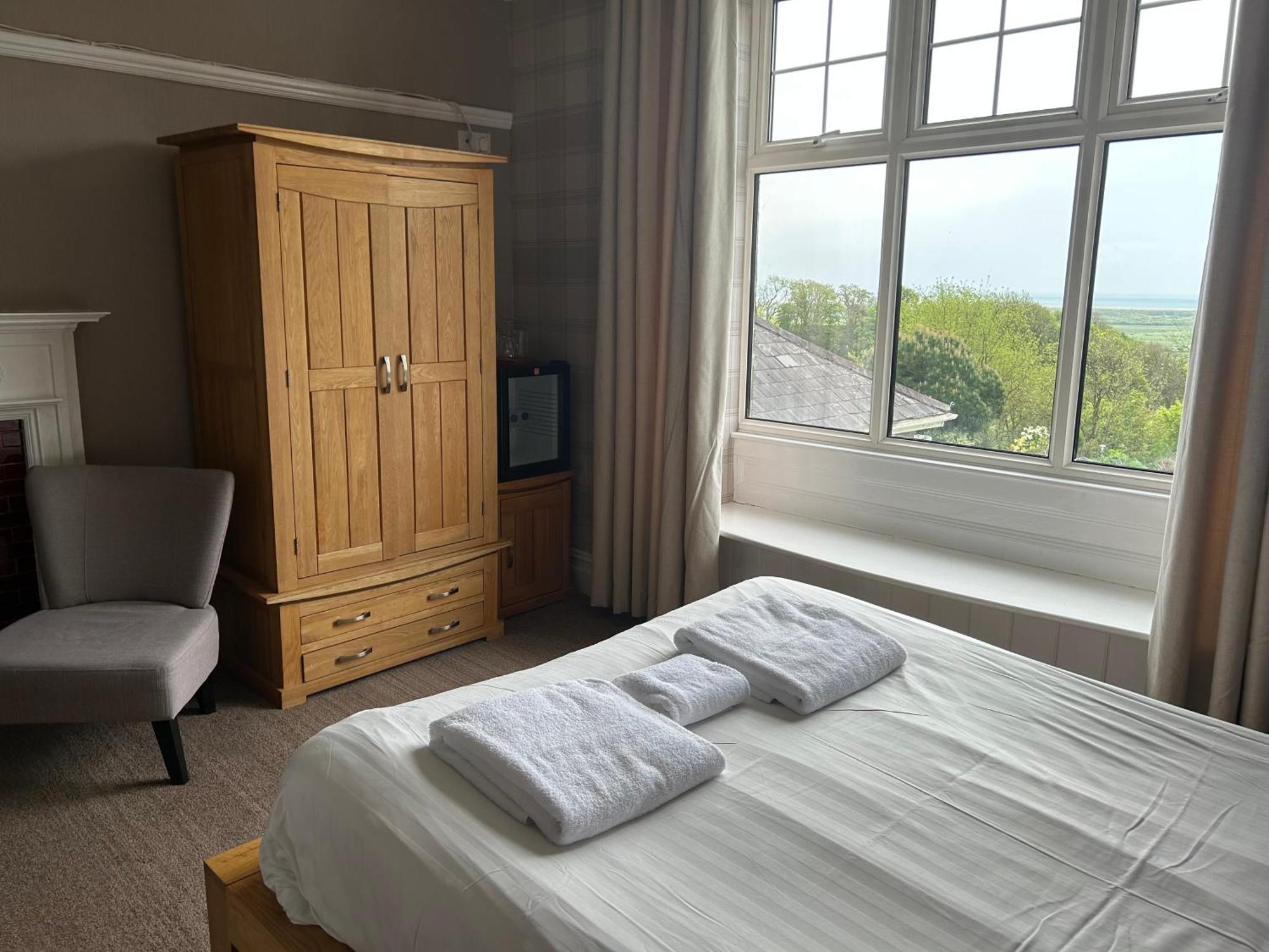Broadway House Bed and Breakfast Laugharne Exteriör bild